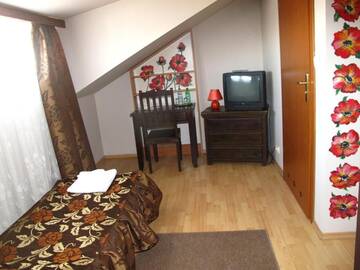 Фото номера Двухместный номер с 2 отдельными кроватями Хостелы Hotelik Korona г. Рашин 15